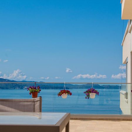 Luxury Sea View Apartaments Sarandë エクステリア 写真