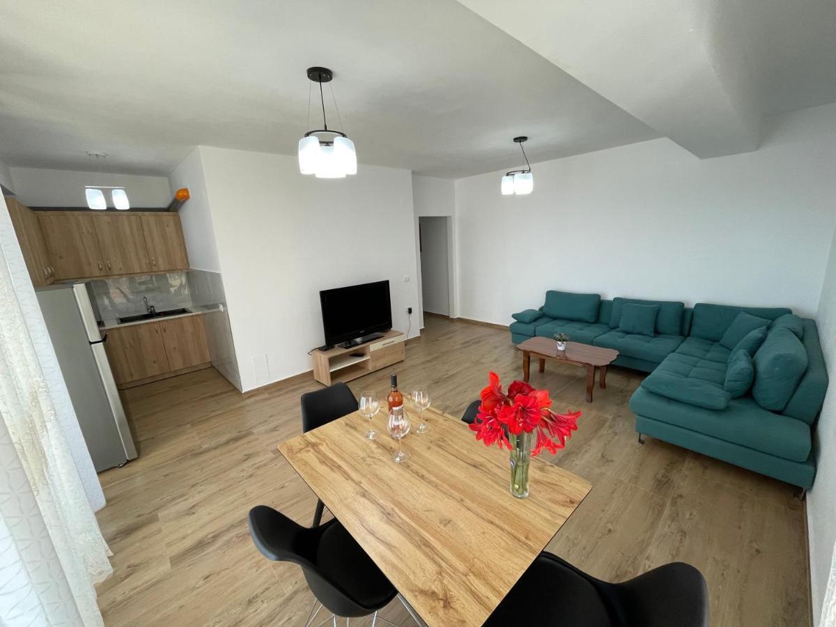 Luxury Sea View Apartaments Sarandë エクステリア 写真
