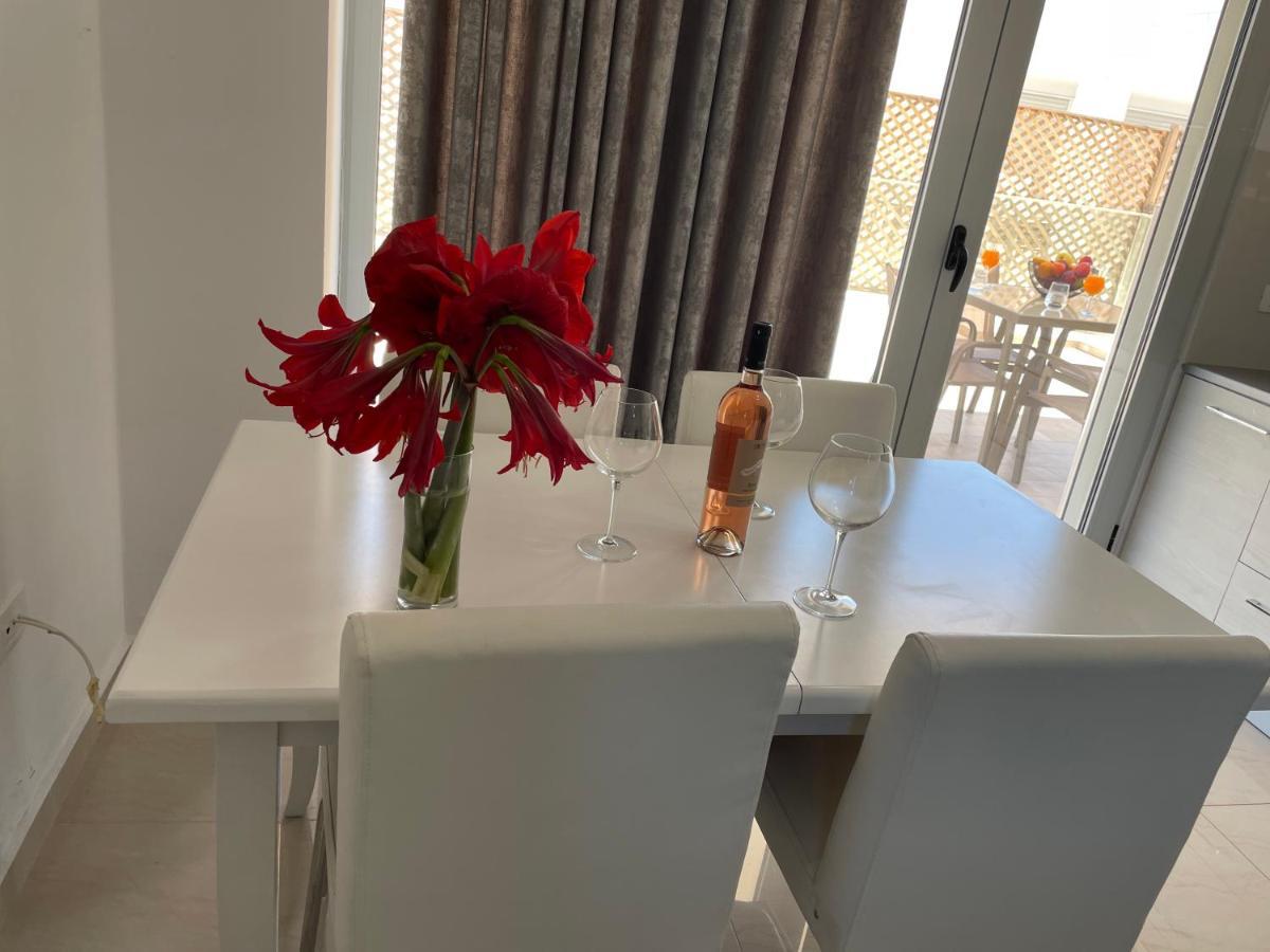 Luxury Sea View Apartaments Sarandë エクステリア 写真