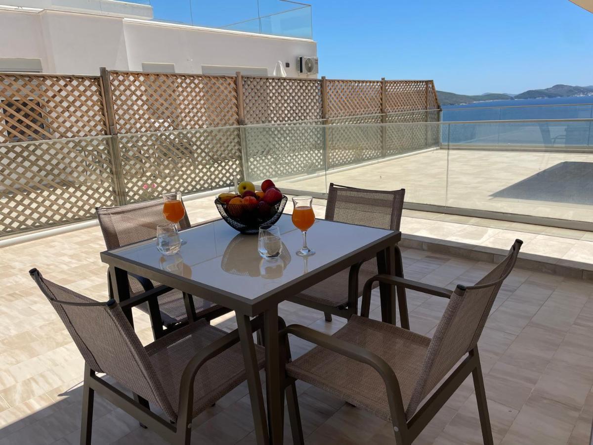 Luxury Sea View Apartaments Sarandë エクステリア 写真