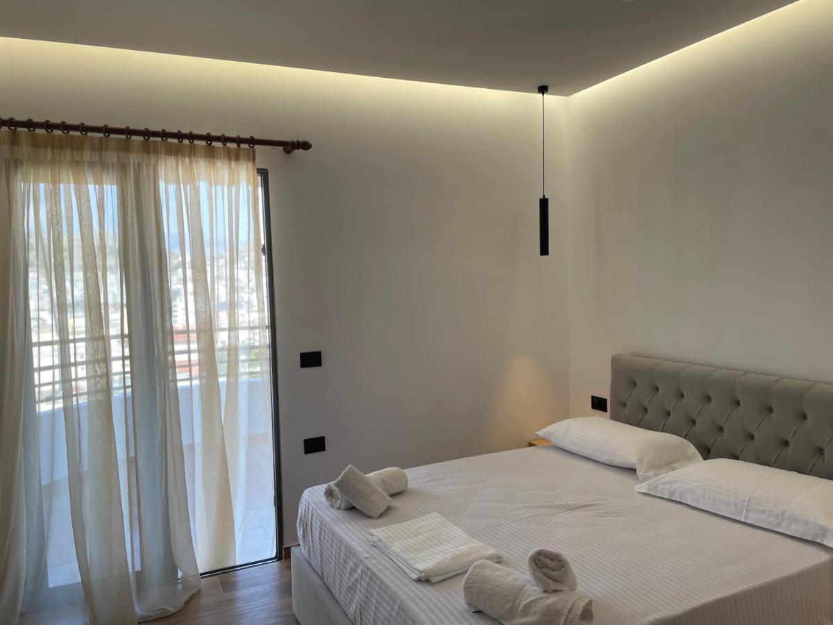 Luxury Sea View Apartaments Sarandë エクステリア 写真