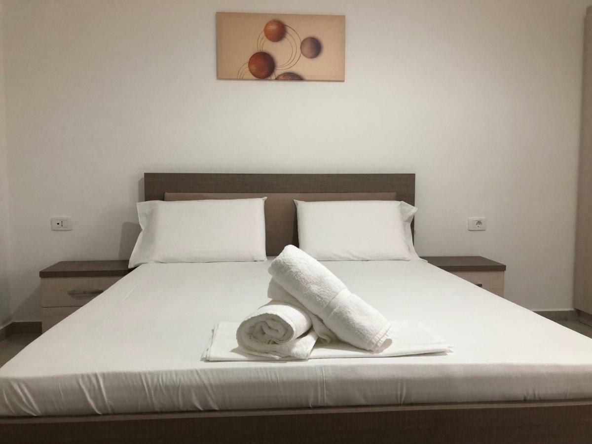 Luxury Sea View Apartaments Sarandë エクステリア 写真